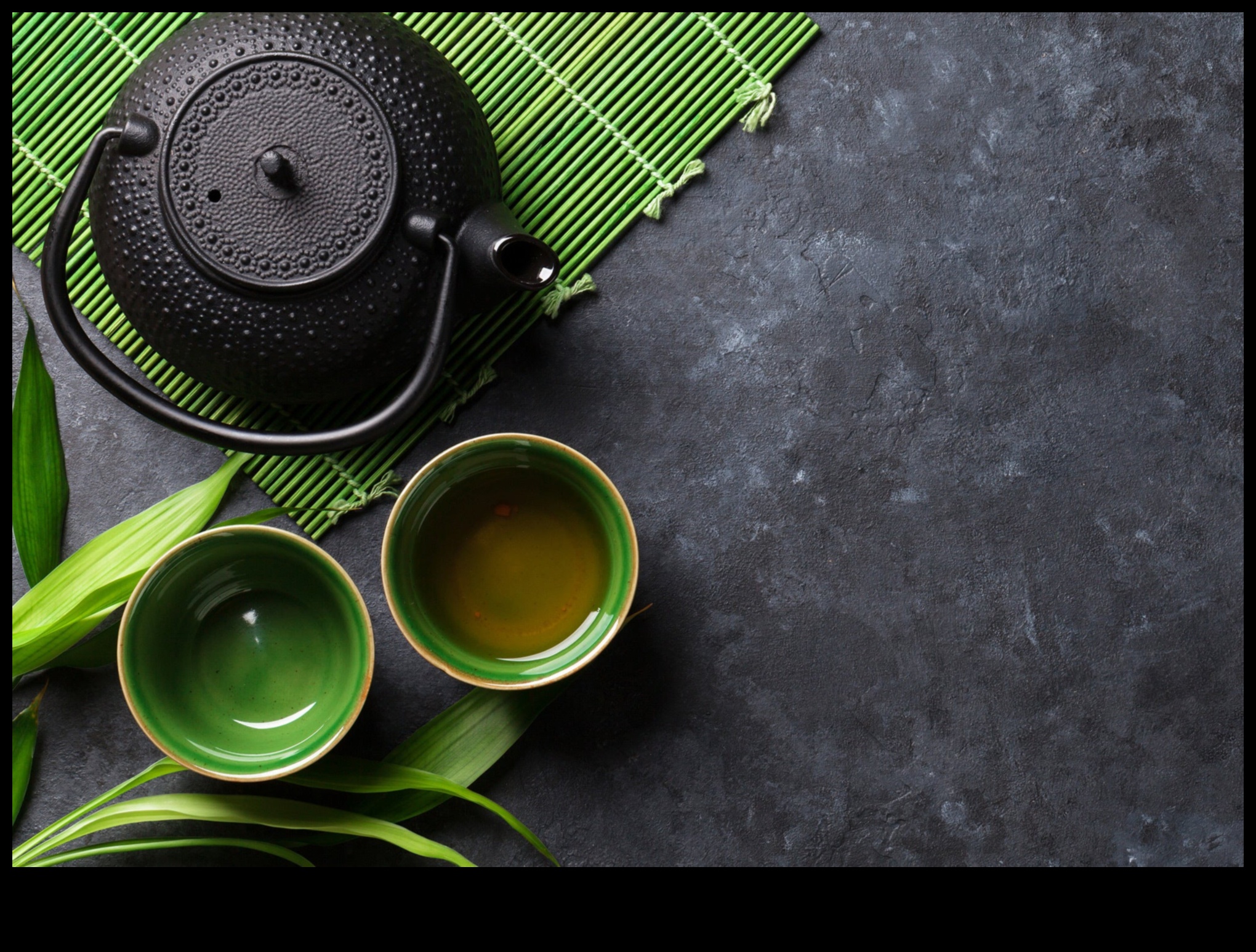 ללגום ולהירגע: יצירת אורח חיים תה מרענן עם תה ירוק קר