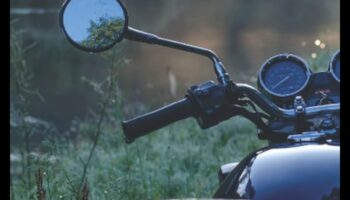 Chasing Freedom: חקר הכביש הפתוח על אופנוע