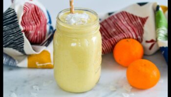 Liquid Sunshine: מאיר את היום שלך עם שייק פירות הדר